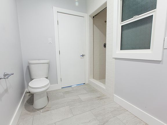 5th image of 464 N Ogden Dr APT 4