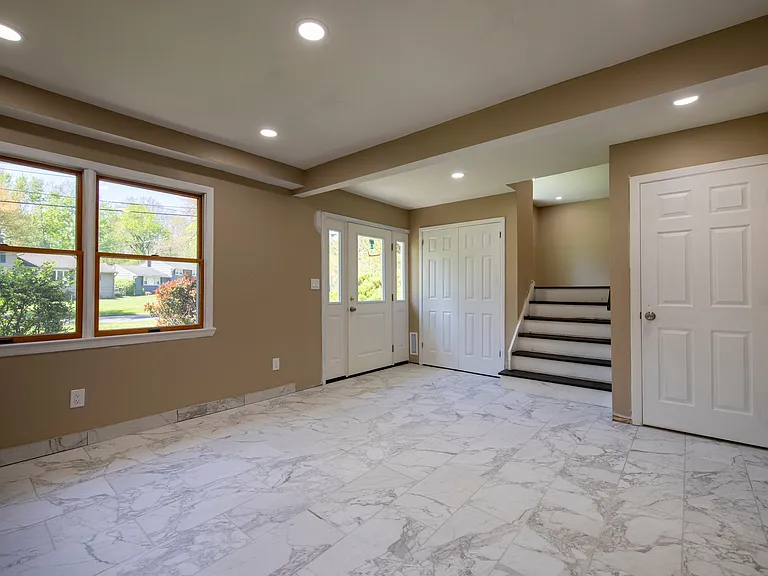 Spacious open-concept entryway
