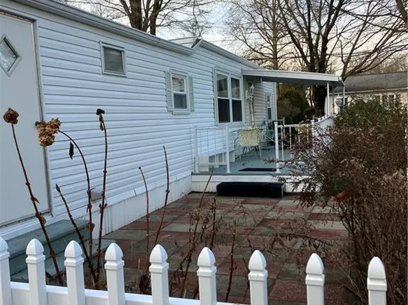 10 Whitewood Road, Killingworth, CT 06419