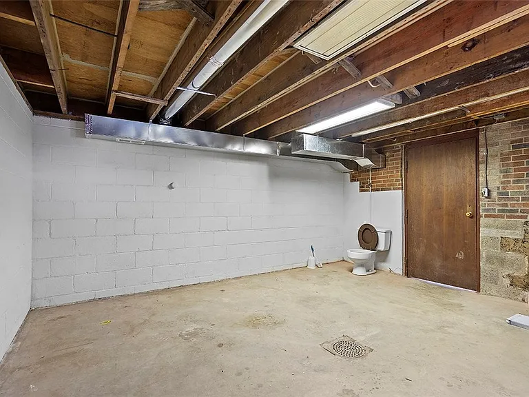 8966 Knoll St — Photo 18