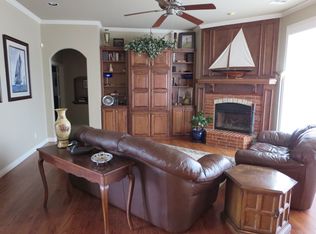 22870 Cove Wood Cir, Edmond, OK 73025