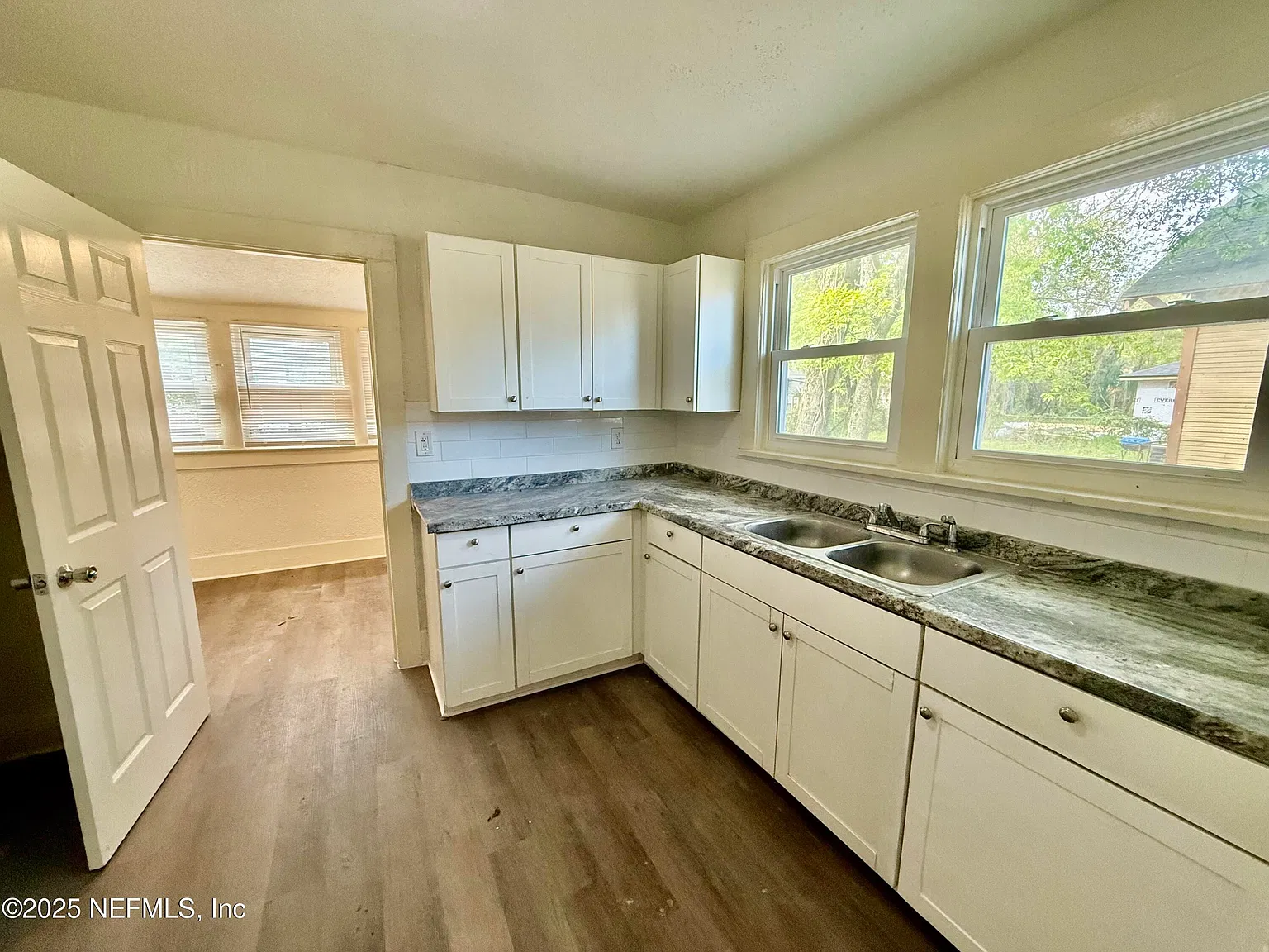 3 bed, 2.0 bath, 1235 sqft, $1,375 — Photo 3