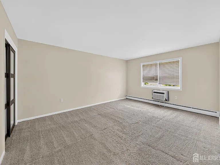42A Woodedge Ave #8 — Photo 12