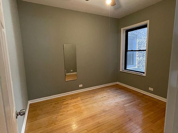 3rd image of 3138 W Schubert Ave #1
