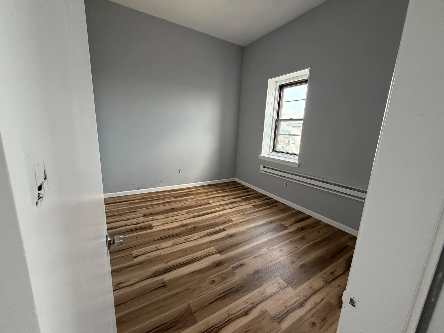 3 bed, 1100 sqft, $1,375 — Photo 2