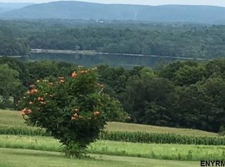 490 Ford Rd, Melrose, NY 12121