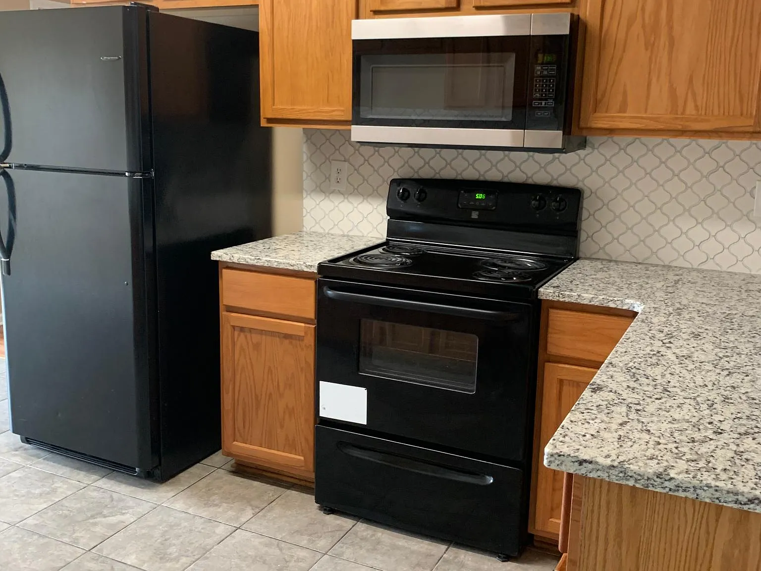 5190 Hemingway Dr — Photo 3