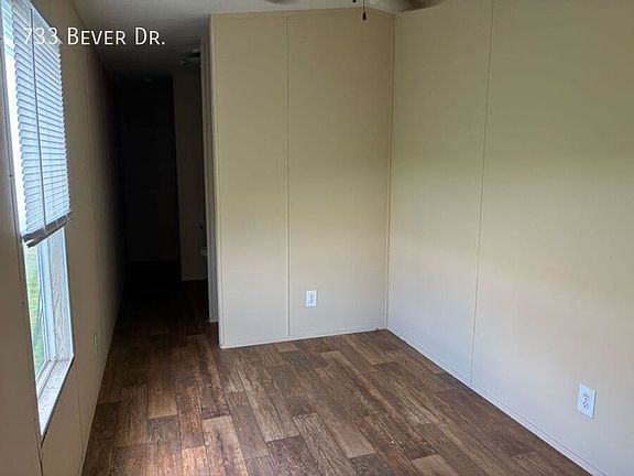 5th image of 733 E Bever Dr