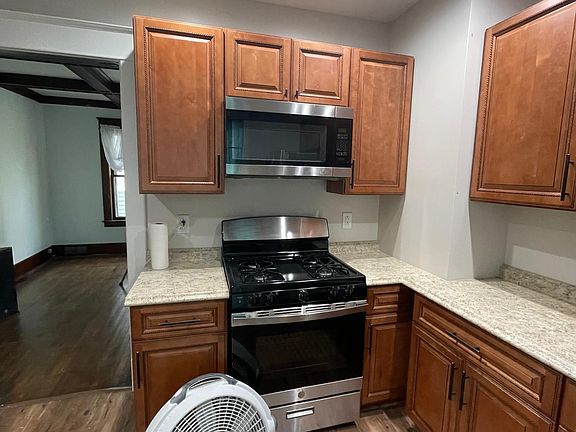 5th image of 166 Commonwealth Ave #1