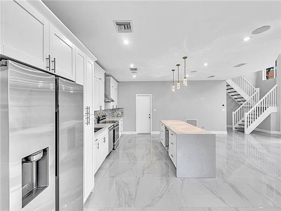 4th image of 1610 NE 1st St APT 1