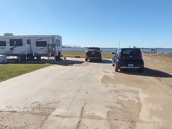 5th image of 636 W Lakeshore Dr
