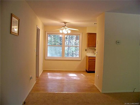 4th image of 109 E Lakeside Dr