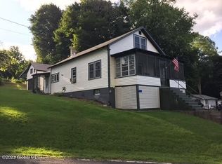 943 Nys 144, New Baltimore, NY 12124