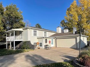 77 Maplewood Cir, North Platte, NE 69101
