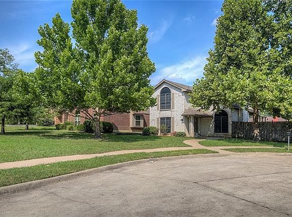 2nd image of 1528 Knollview Ln