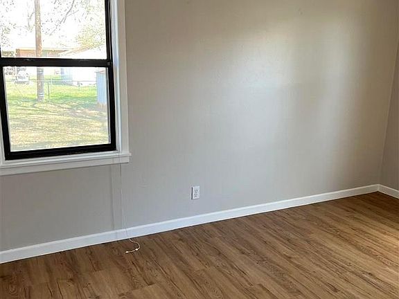5th image of 1303 Clover St