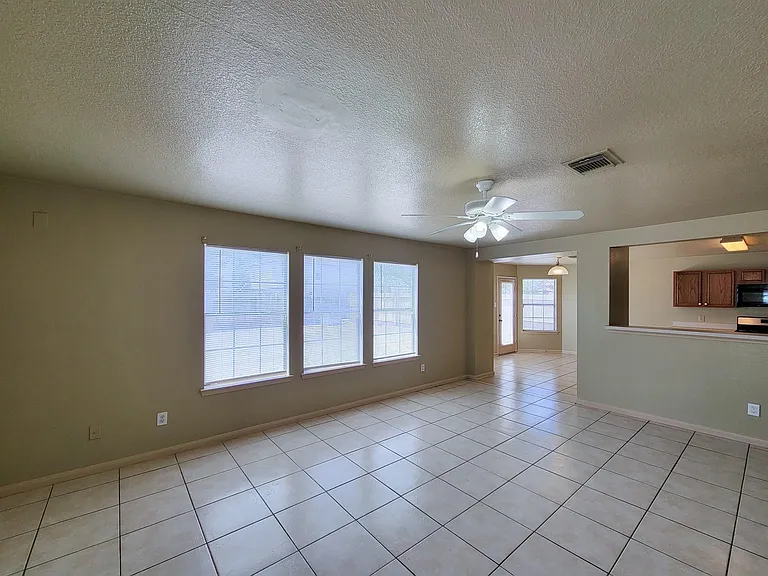 21807 Aspen Mist Ln — Photo 11