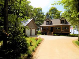 5050 W Fox Farm Rd, Manistee, MI 49660