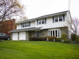 24 Pembroke Dr, Endicott, NY 13760