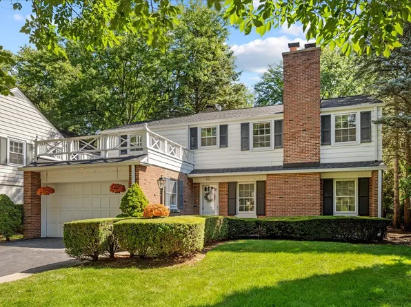 912 Pontiac Rd, Wilmette, IL 60091