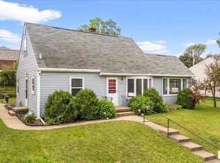 803 W Rusholme St, Davenport, IA 52804