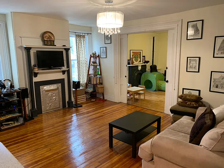 77 Laidlaw Ave — Photo 5