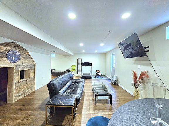 4th image of 110 Bentpath Ct #Basement
