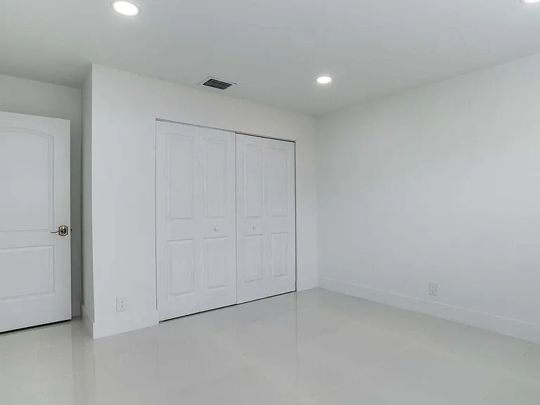 524 NW 53rd St — Photo 18