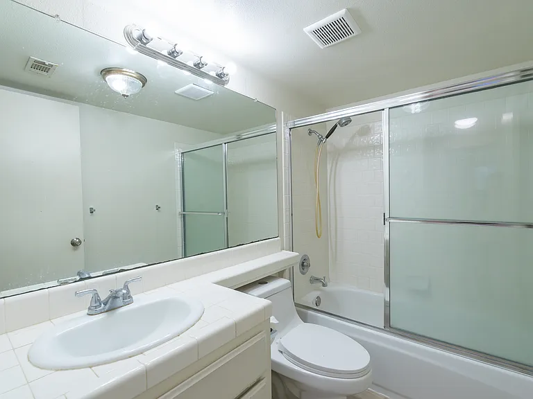 875 N Homsy Ave — Photo 17