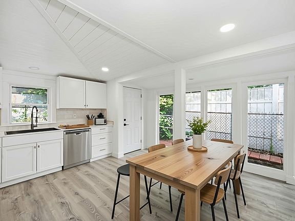 4th image of 139 Spring St