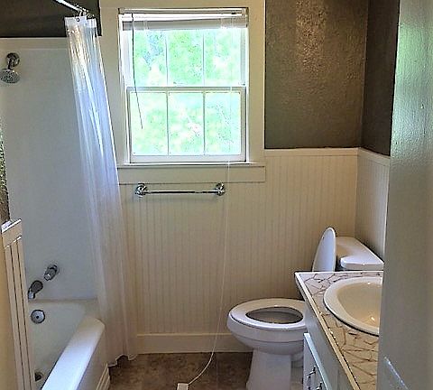 4th image of 619 E Pacific St #A