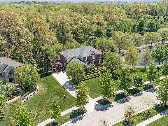 3rd image of 2318 Andover Blvd