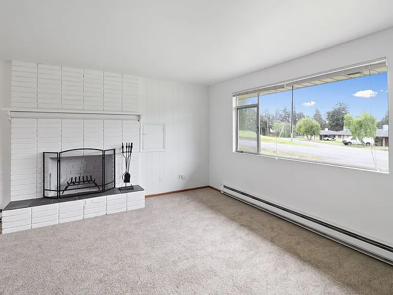 1380 SW Swantown Ave #D2 — Photo 2