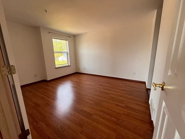 1160 Monroe Ave NE #D6 — Photo 9