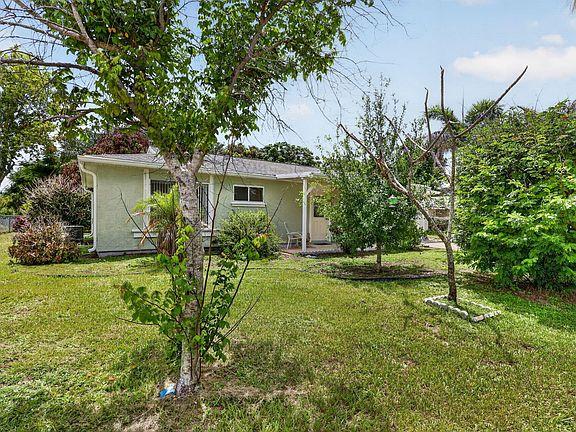2nd image of 1334 SE Vestridge Lane