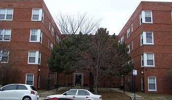 1st image of 2408 W Farragut Ave