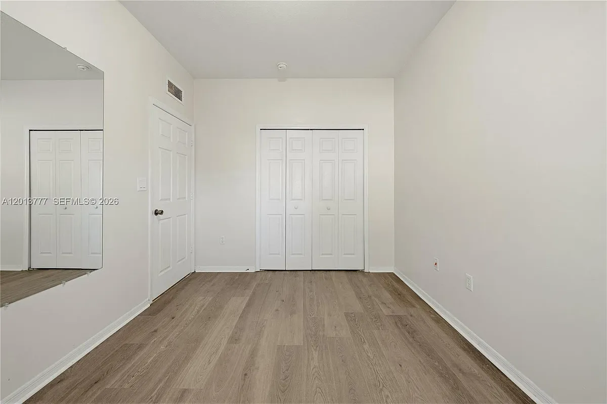 Building Photo - 3393 NE 11th Dr #0
