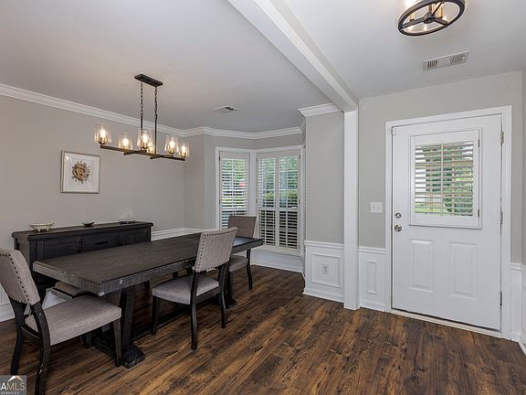 5th image of 521 Stepney Ct SE
