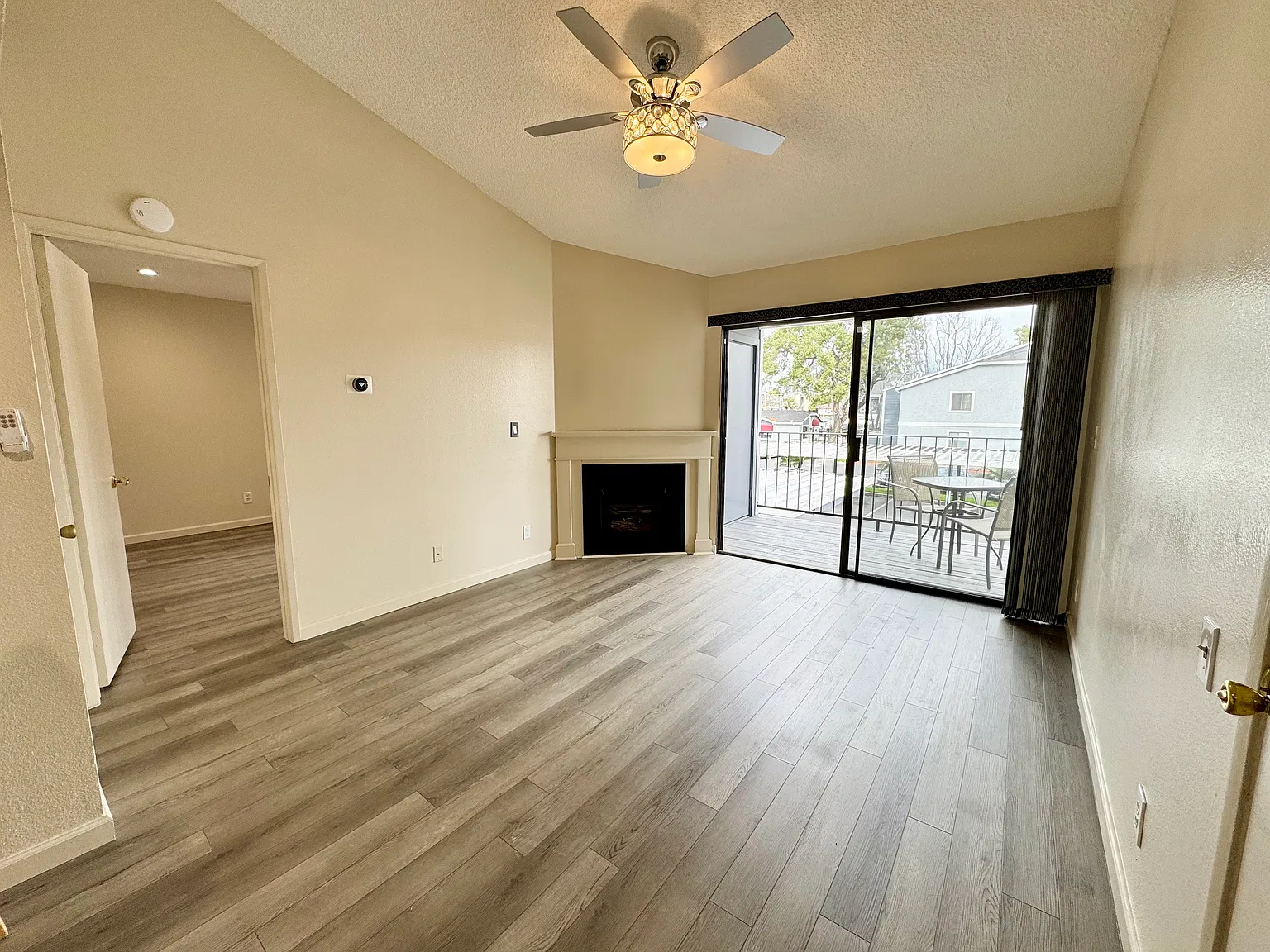 1 bed, 620 sqft, $2,050 — Photo 3