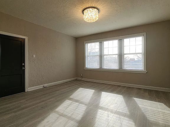 3rd image of 6616 Alamo Ave #2