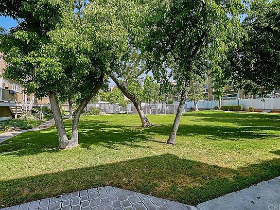 3rd image of 1921 Glenoaks Blvd Unit 194