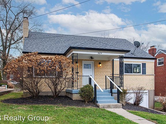 3rd image of 3674 Moonridge Dr