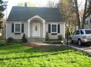 15 Wakemore St, Darien, CT 06820