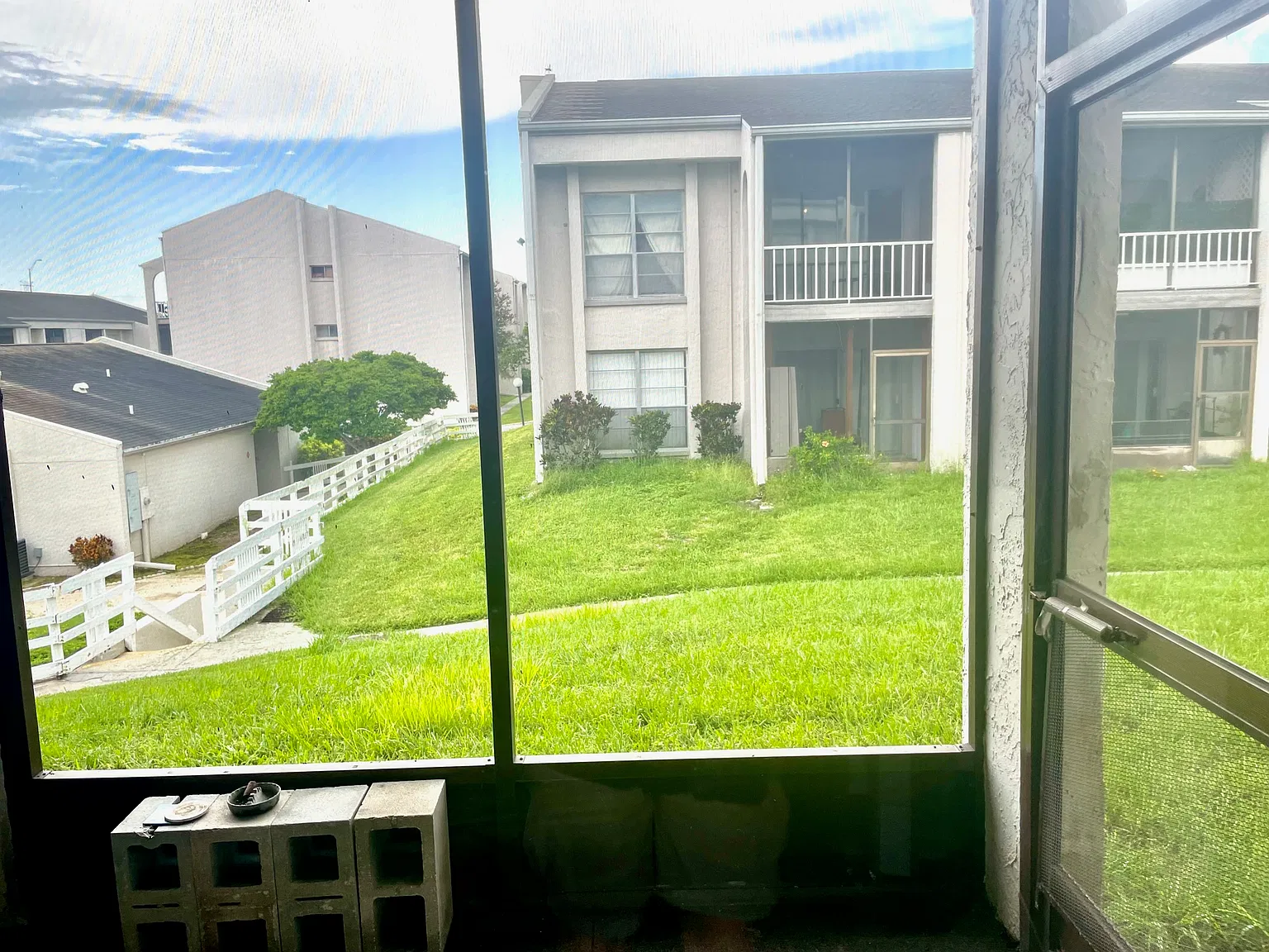 3 bed, 1274 sqft, $1,750 — Photo 2