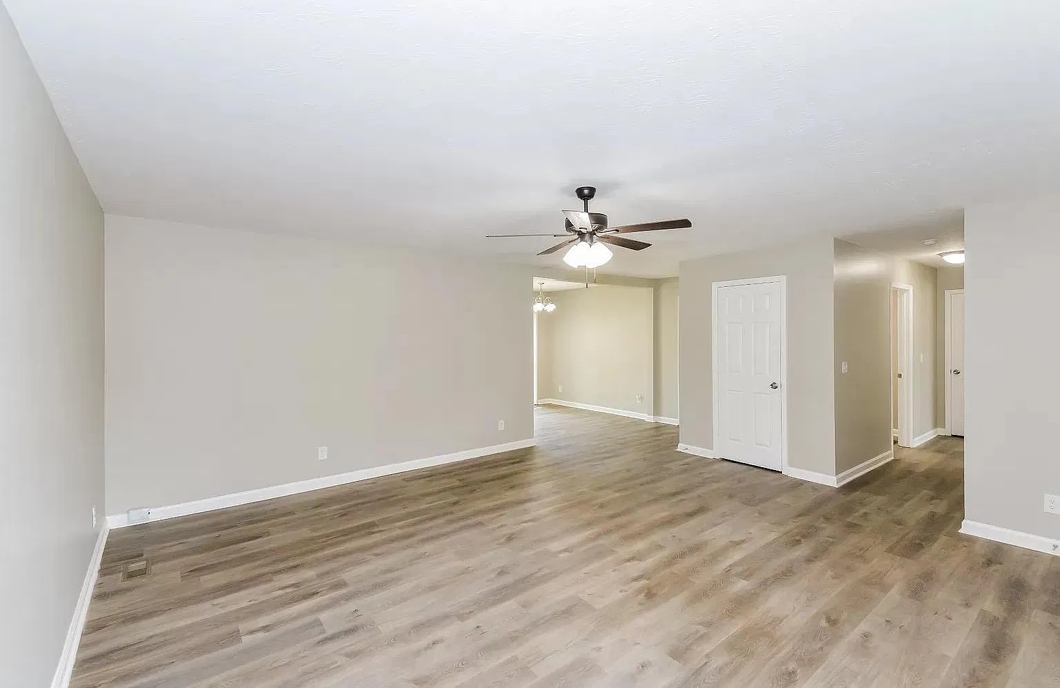 3 bed, 1254 sqft, $1,725 — Photo 3
