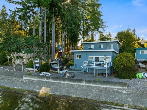 680 E Treasure Island Drive, Allyn, WA 98524