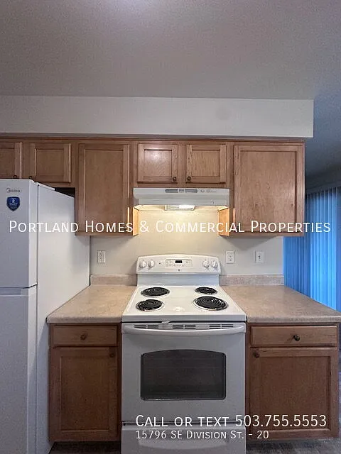 Charming 2-Bedroom Apartment with Modern Comforts on SE Division St. — Photo 2