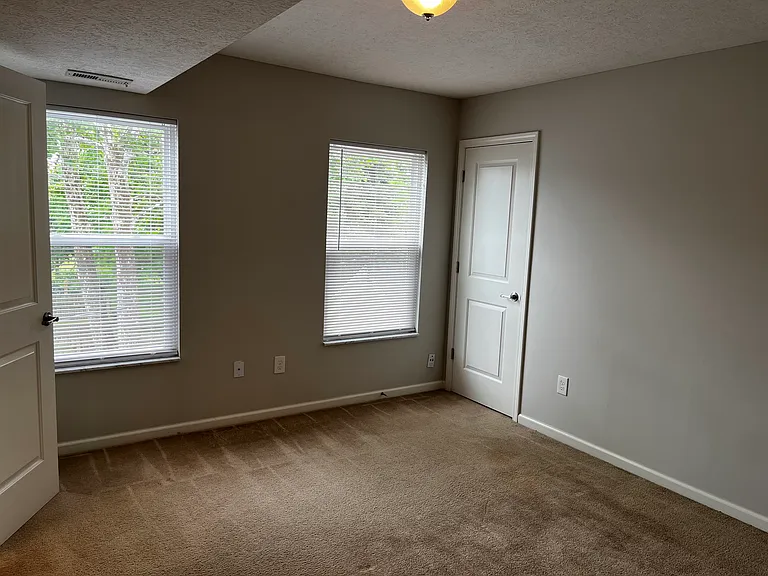 1451 N Star Ave — Photo 4
