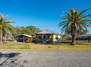 702 E King St, Rockport, TX 78382