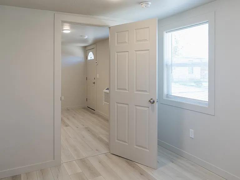 425 SE 2nd St #3 — Photo 14